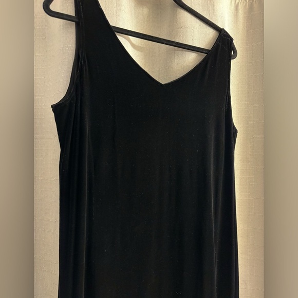 Eileen Fisher Size Large V neck sleeveless velvet dress - Picture 2 of 6